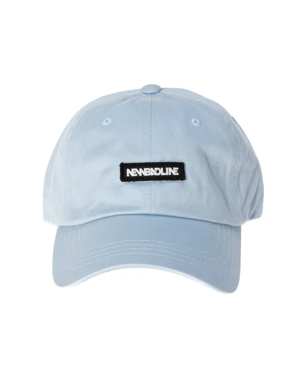 CZAPKA Z DASZKIEM BASIC LIGHT BLUE