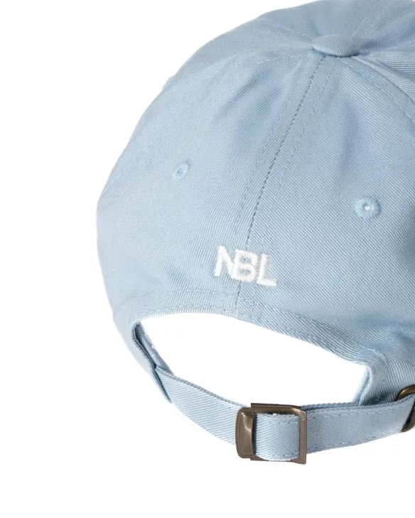 CZAPKA Z DASZKIEM BASIC LIGHT BLUE