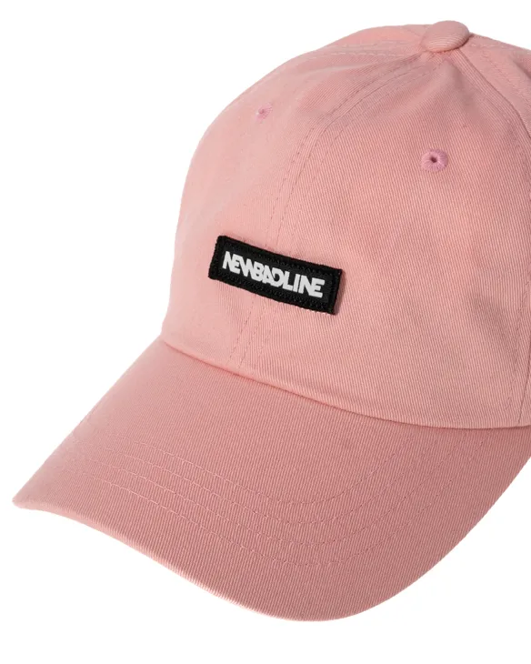 CZAPKA Z DASZKIEM BASIC PINK