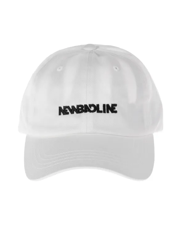 CZAPKA Z DASZKIEM CLASSIC WHITE